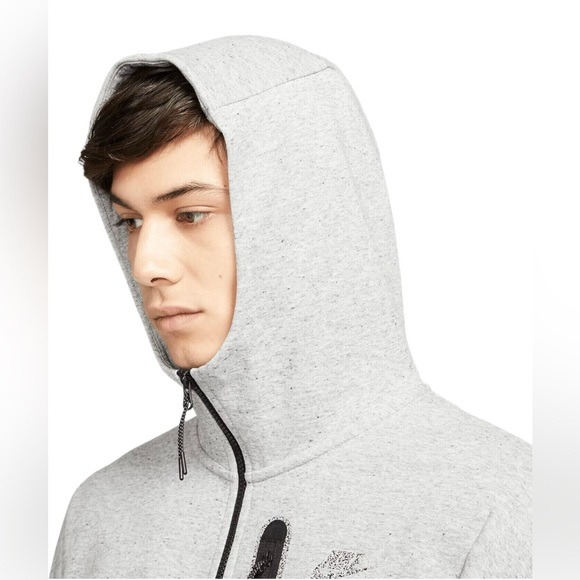 Like New Nike Sportswear Tech Fleece Hoodie Grey Black DR9150 032 - Picture 6 of 9